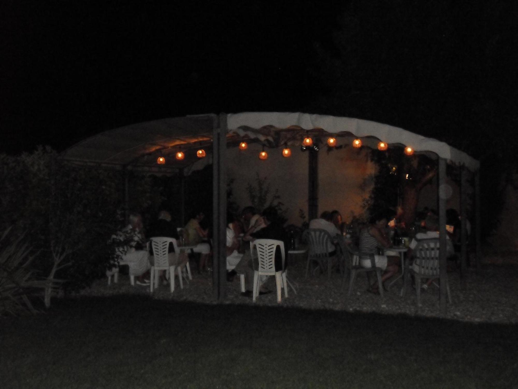 Le Jardin D'Ivana Chambres D'Hotes B&B Avec Piscine Chauffee Oppède Εξωτερικό φωτογραφία
