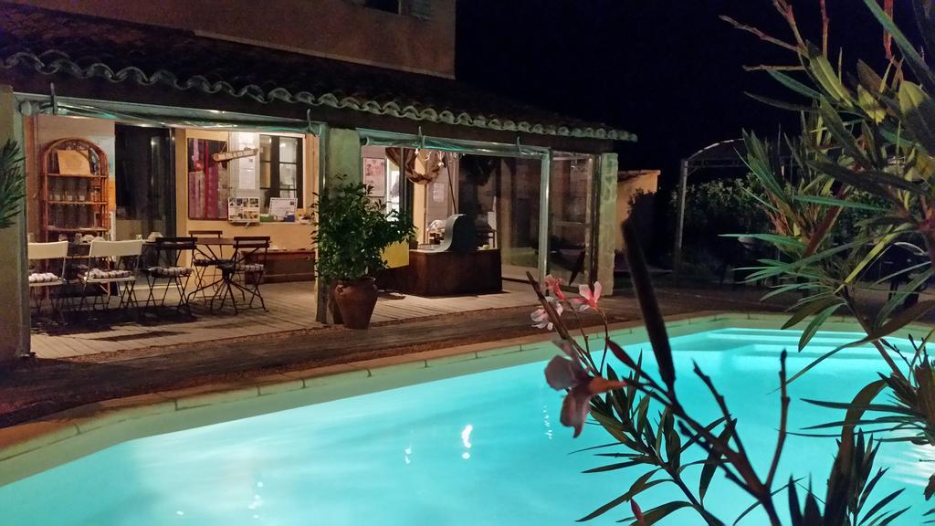 Le Jardin D'Ivana Chambres D'Hotes B&B Avec Piscine Chauffee Oppède Εξωτερικό φωτογραφία